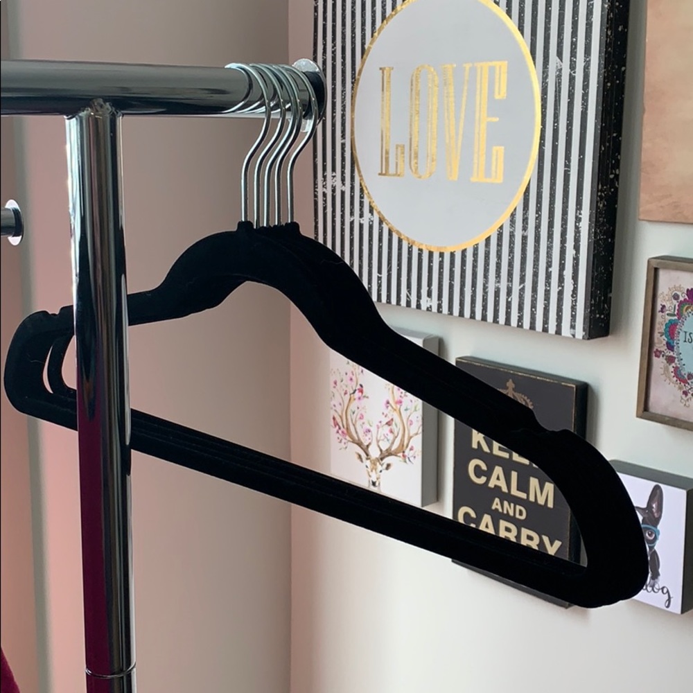 Set of 10 black velvet suit hangers!